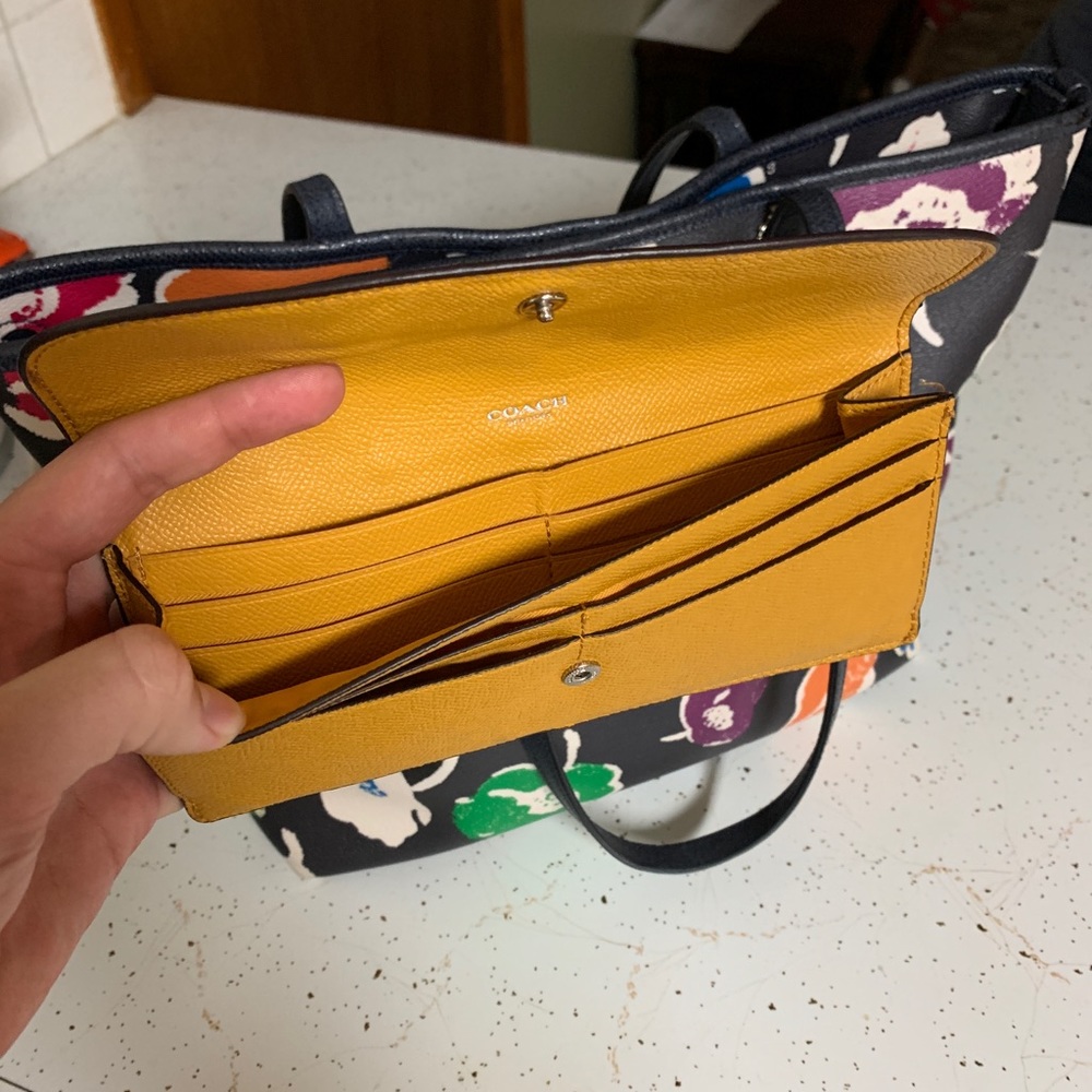 Coach Purse - Picture 7 of 7